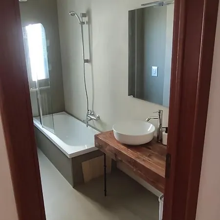 Apartament House *