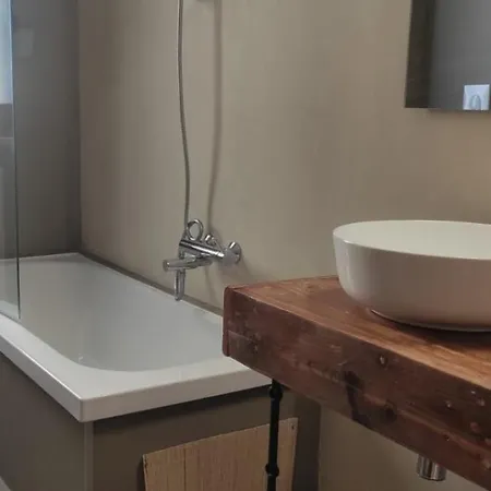 Apartament House *